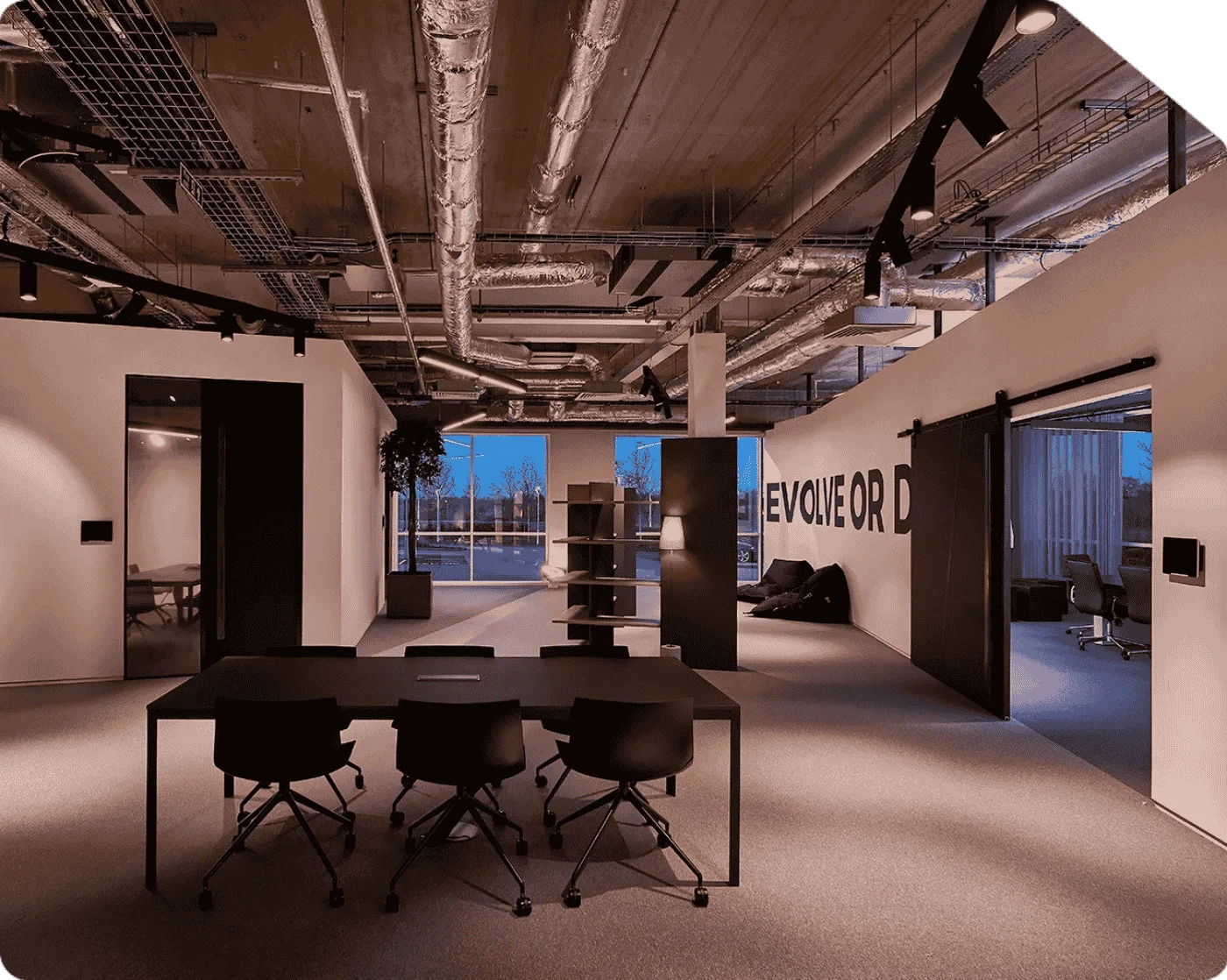 collaboration space at GymShark - HQ PoE Office integrated by Scenariio